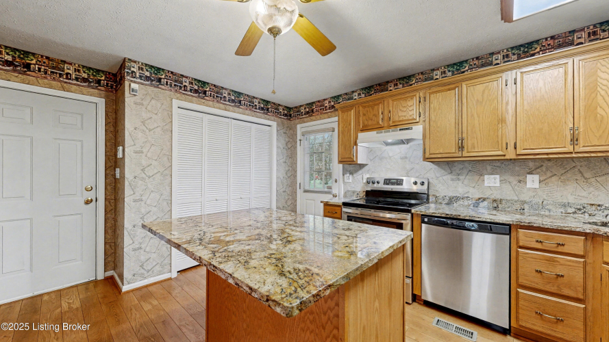 Listing Image 9