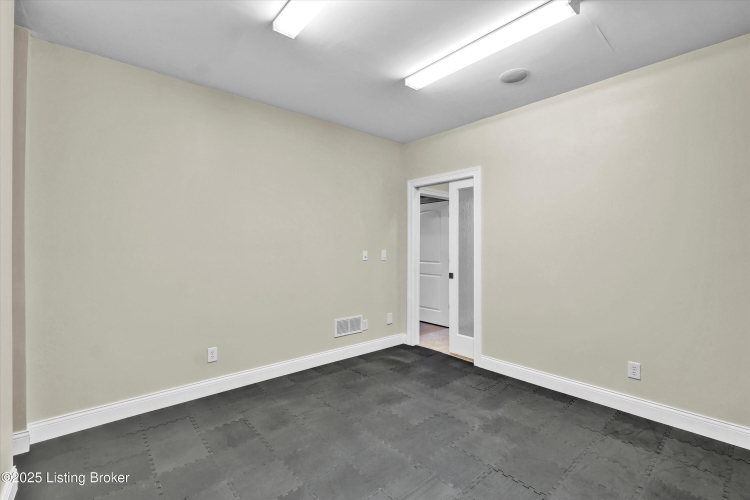 Listing Image 71