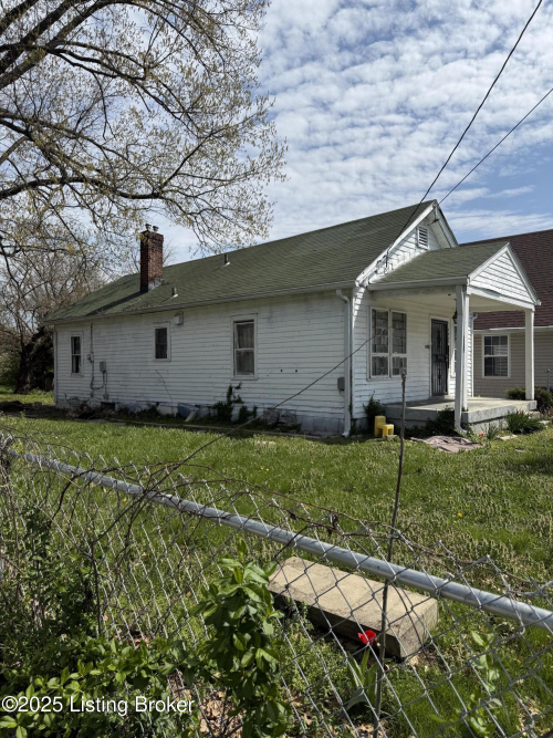 Listing Image 4