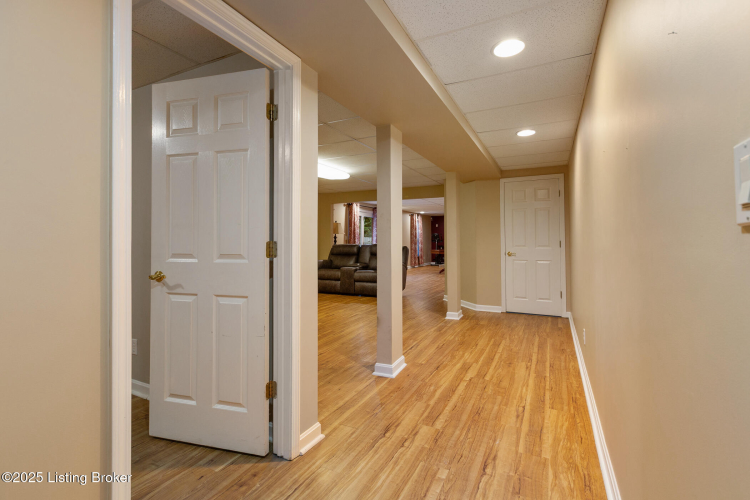 Listing Image 35