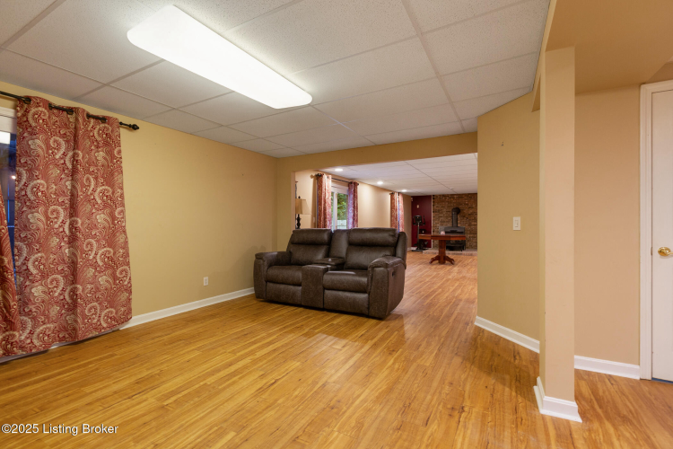 Listing Image 36