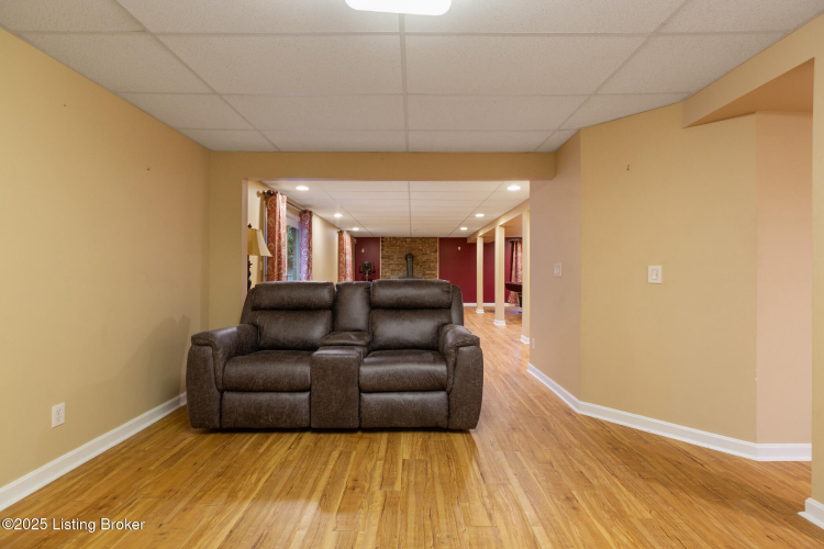 Listing Image 37