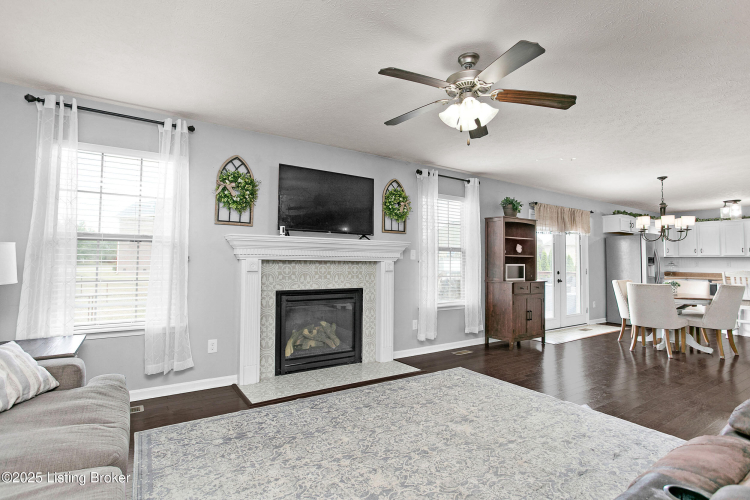 Listing Image 16