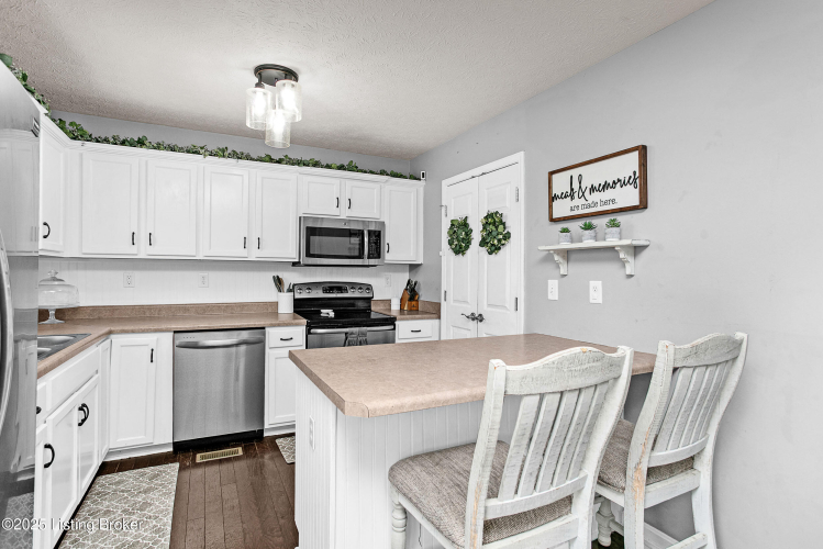Listing Image 19