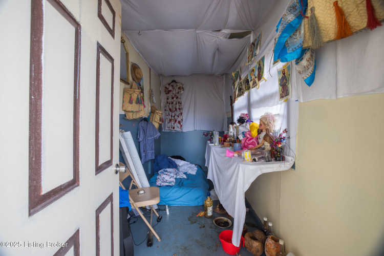 Listing Image 60
