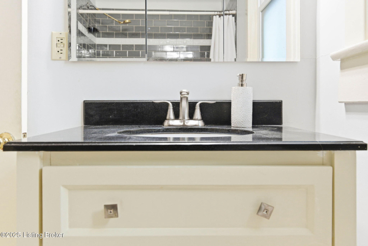 Listing Image 39