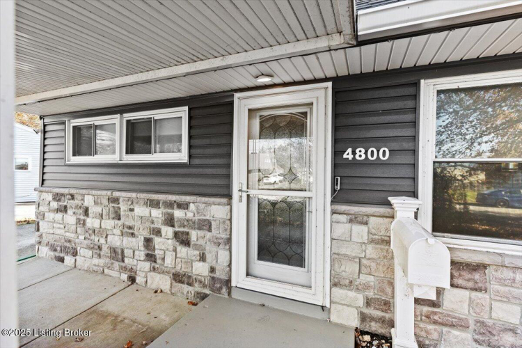 Listing Image 6