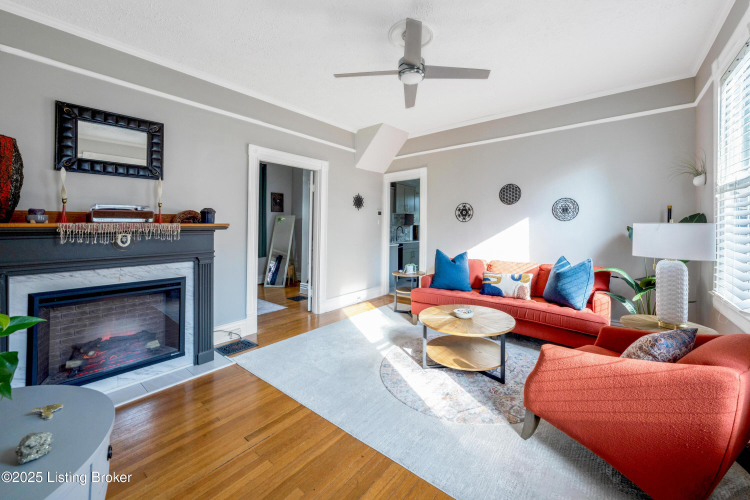 Listing Image 7