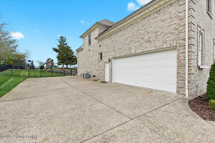 Listing Image 53