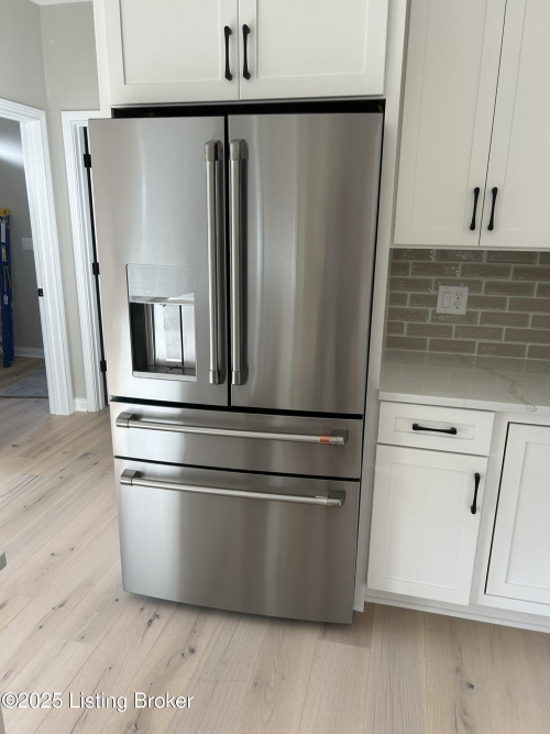 Listing Image 16