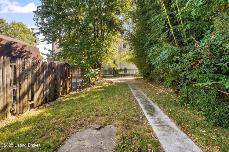 Listing Image 11
