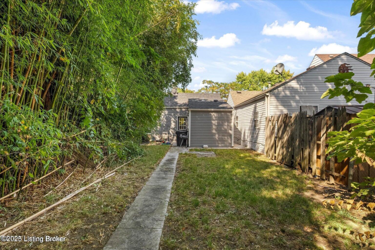 Listing Image 12