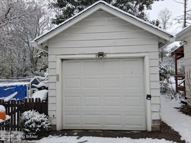 Listing Image 4
