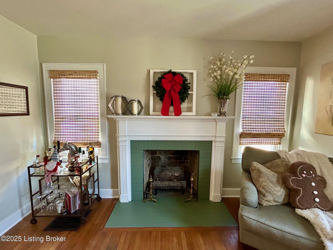 Listing Image 6