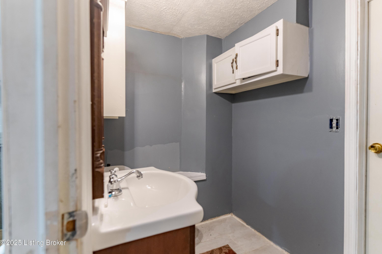 Listing Image 52