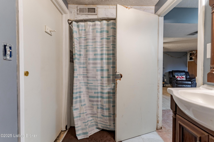 Listing Image 53