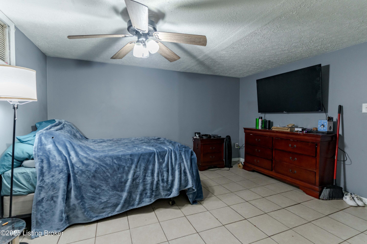 Listing Image 56