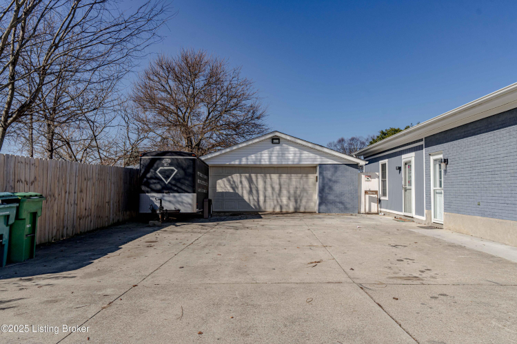 Listing Image 58