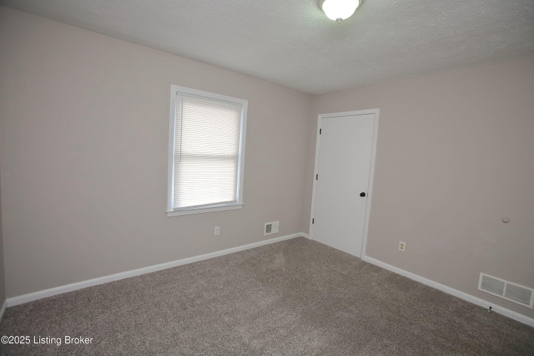 Listing Image 24