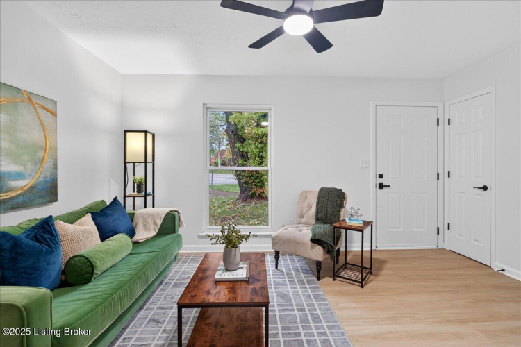 Listing Image 3