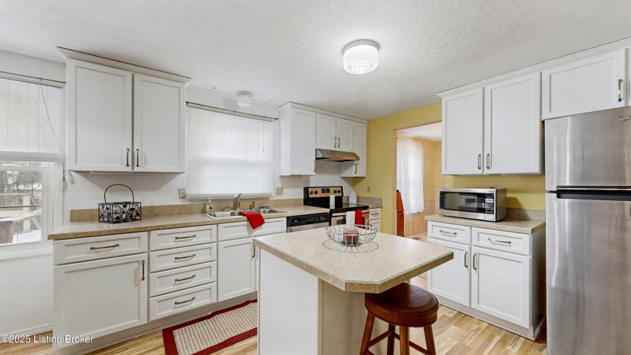 Listing Image 12