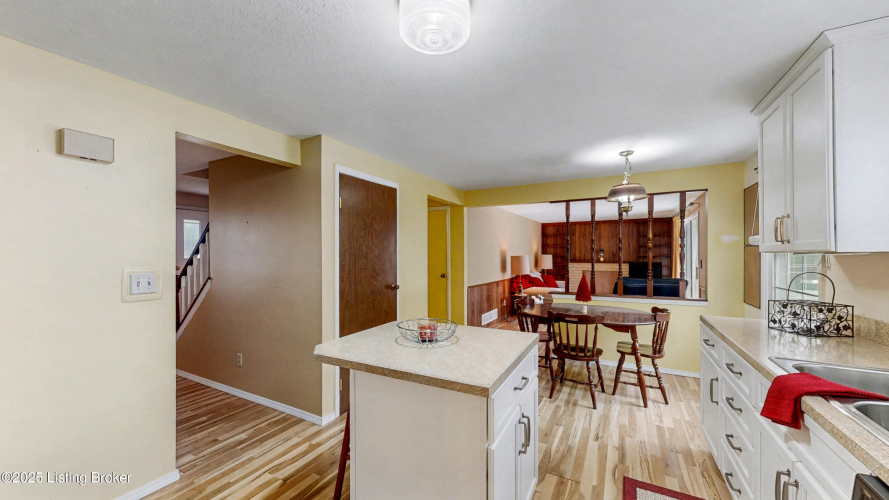 Listing Image 14