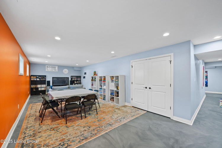 Listing Image 41