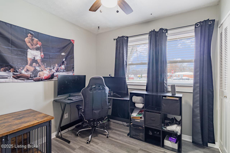 Listing Image 16