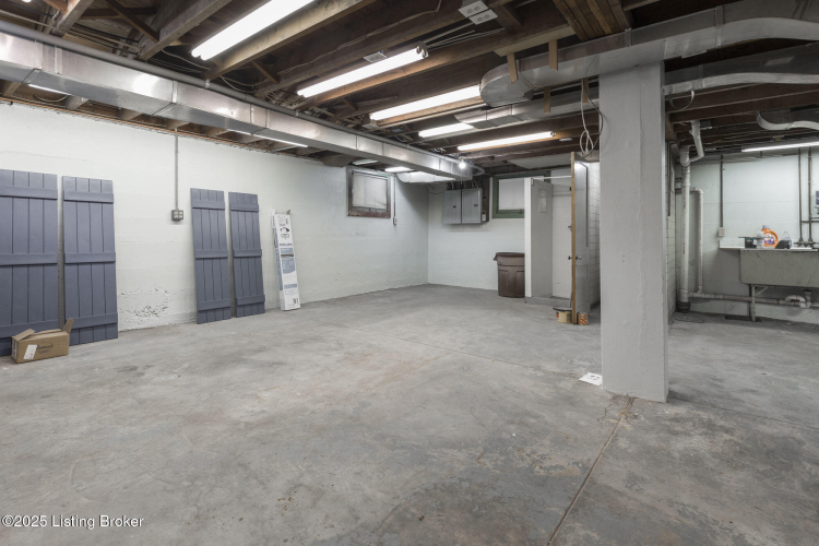 Listing Image 44