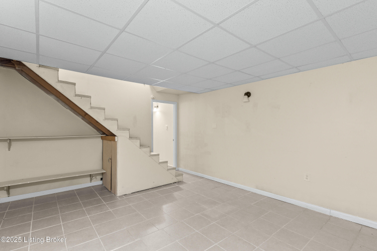 Listing Image 42