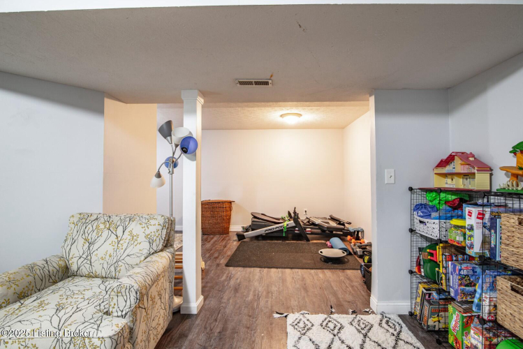Listing Image 37