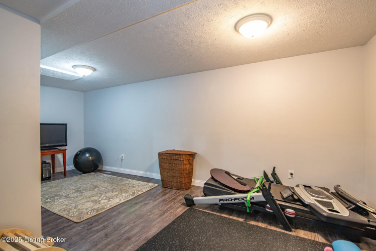 Listing Image 38