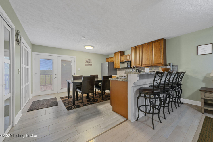 Listing Image 18