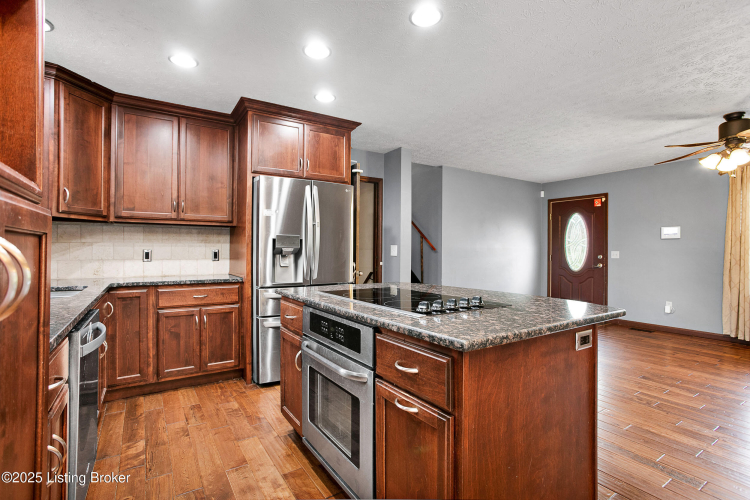 Listing Image 15