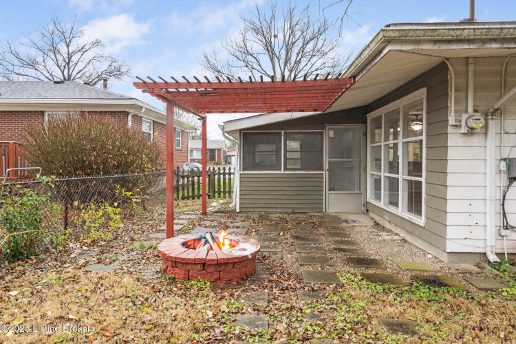 Listing Image 22