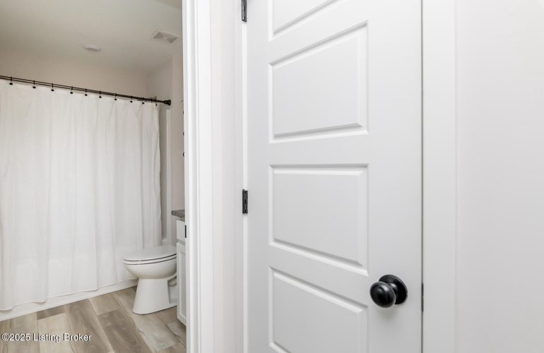 Listing Image 44