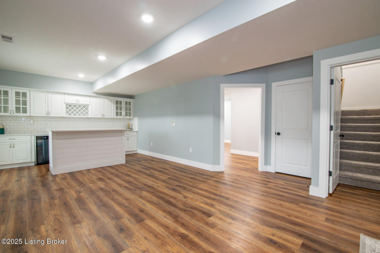 Listing Image 49