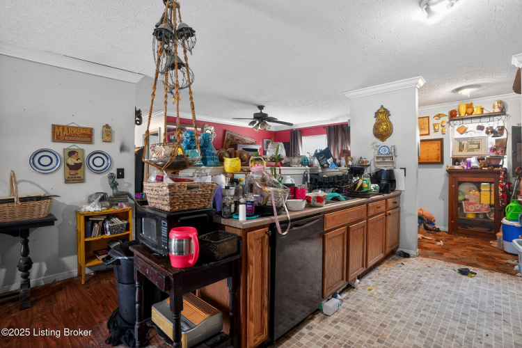 Listing Image 17