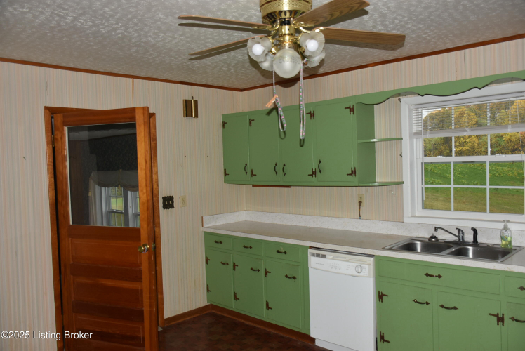 Listing Image 64
