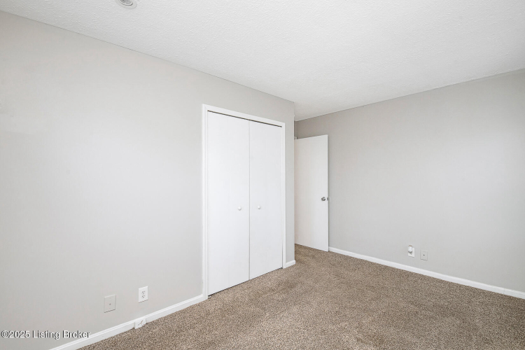 Listing Image 28
