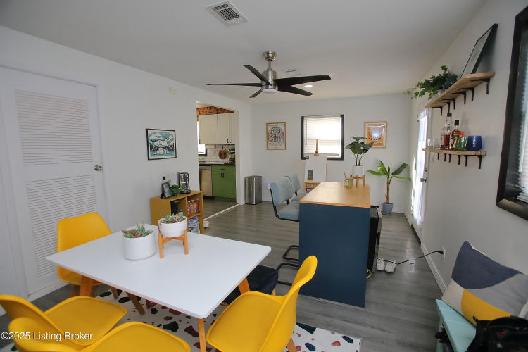 Listing Image 16