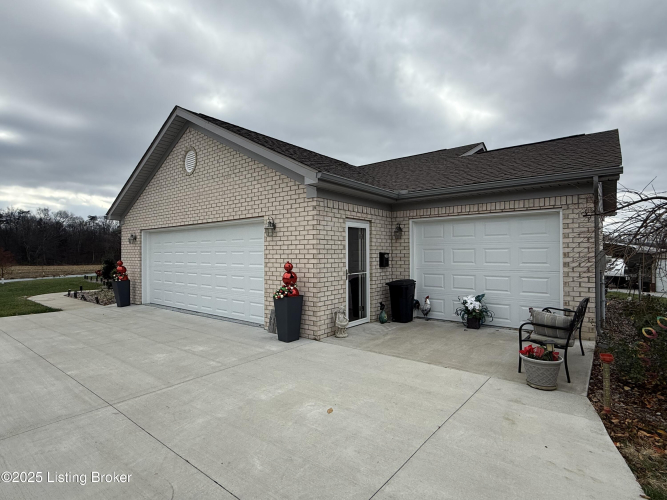 Listing Image 27