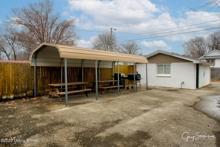 Listing Image 23