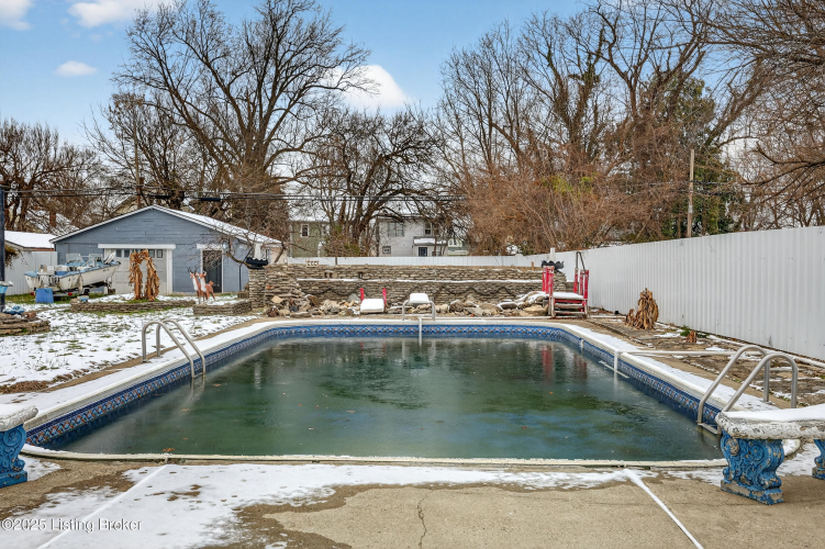 Listing Image 44