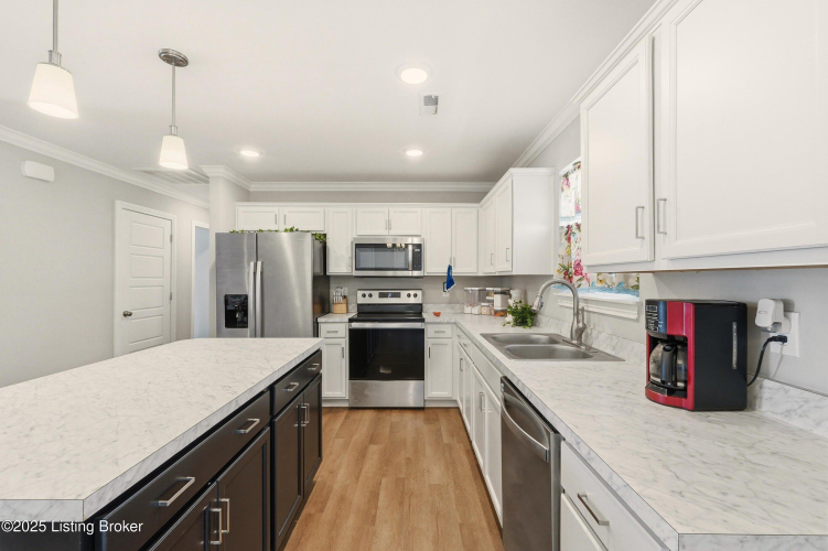 Listing Image 13
