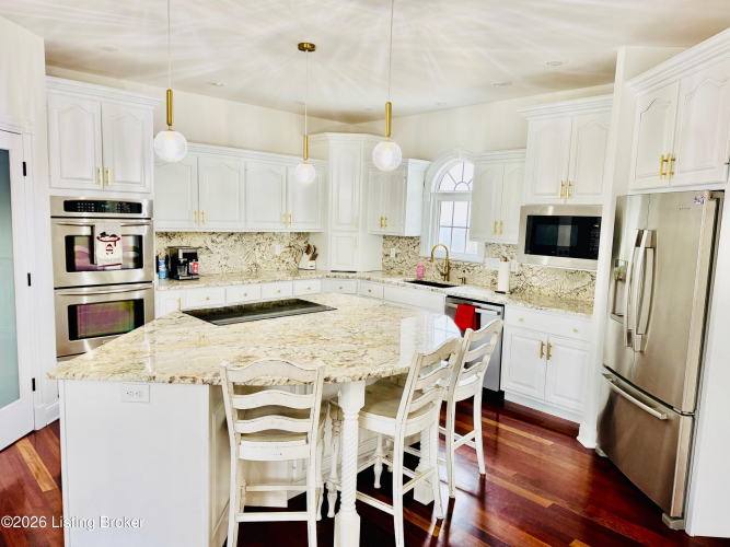 Listing Image 12