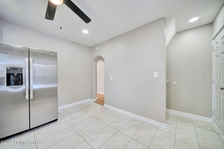 Listing Image 17