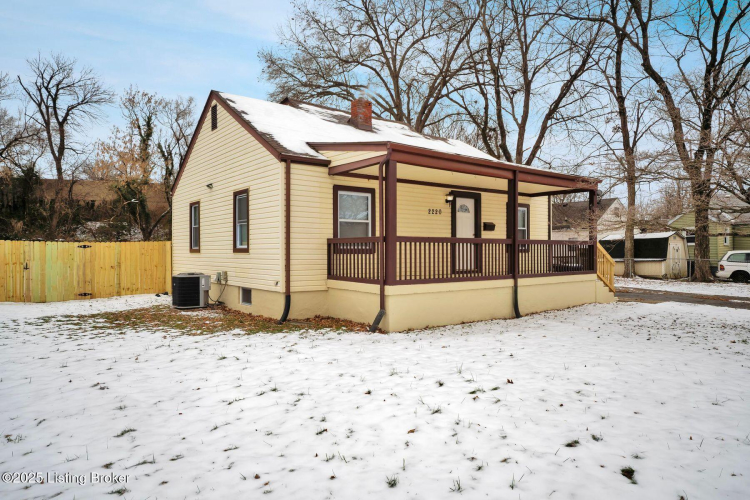 Listing Image 4