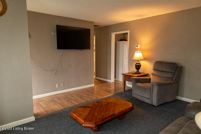 Listing Image 4