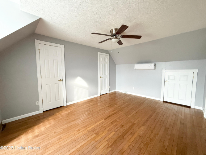 Listing Image 58